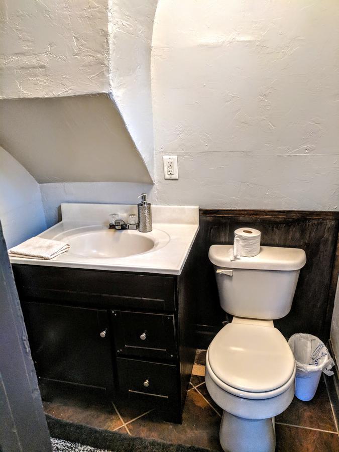 Vintage Cozy Family Home Near National Parks 세인트 안토니 외부 사진
